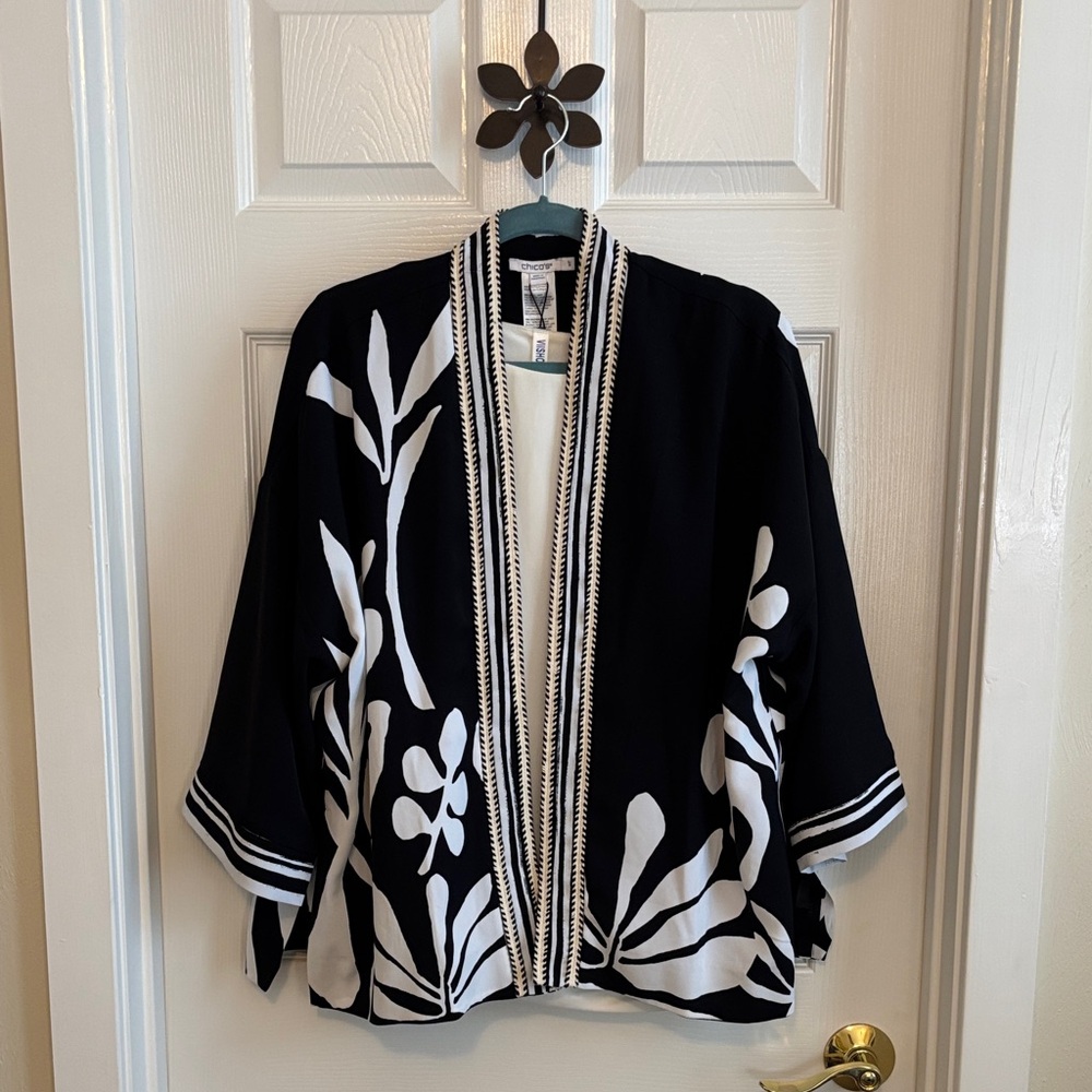 Chico's Black and White Botanical Flowing Jacket Over a Flutter Sleeve Top NWT